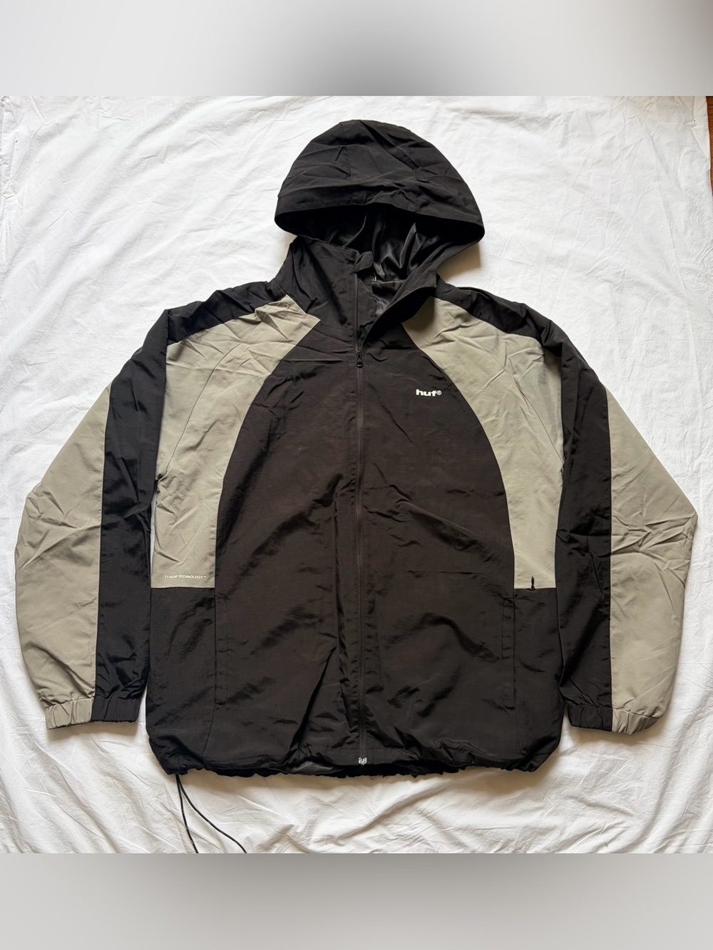 HUF Men's Set Shell Hooded Windbreaker Jacket in Black, size L